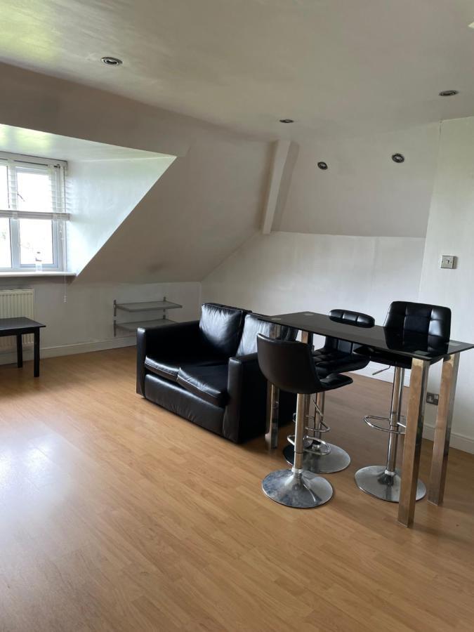 1 Bed Flat At Drum Street EDI Kültér fotó