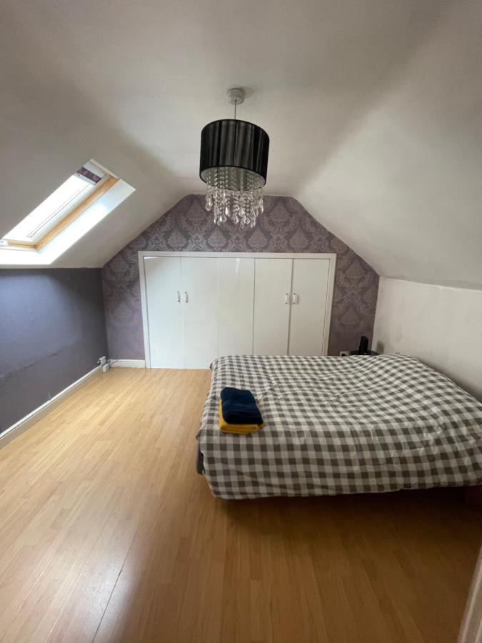 1 Bed Flat At Drum Street EDI Kültér fotó
